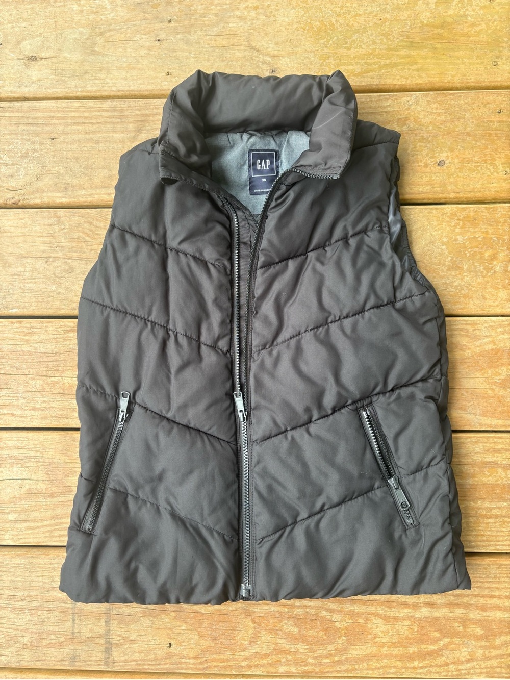 GAP Women's Black Quilted Puffer Vest